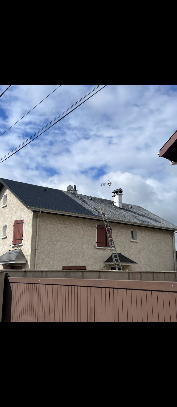 Nettoyage et démoussage de toiture par Dylan.g